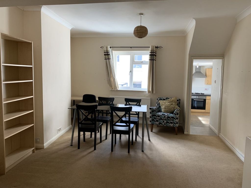 Property photo 2 of 9 Gallery