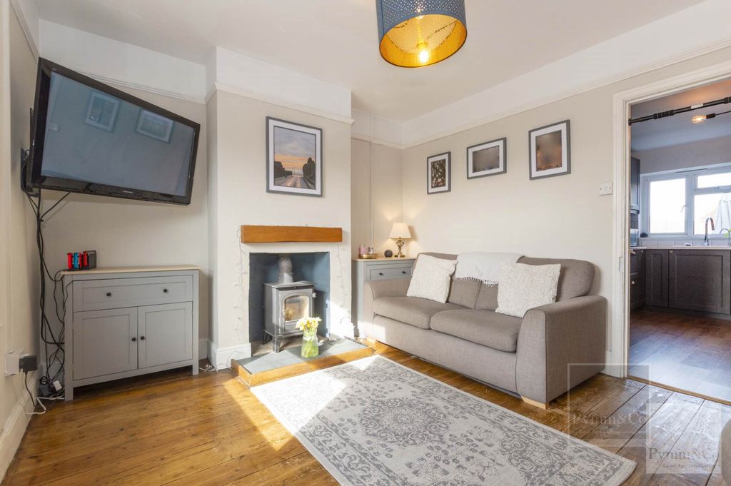 Property photo 2 of 15