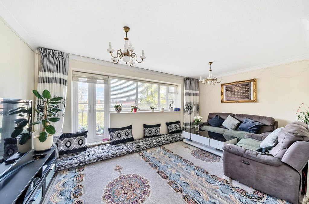 Property photo 2 of 9 Davidson Frost-Wellings, Dfw, Watling Court, Stanm