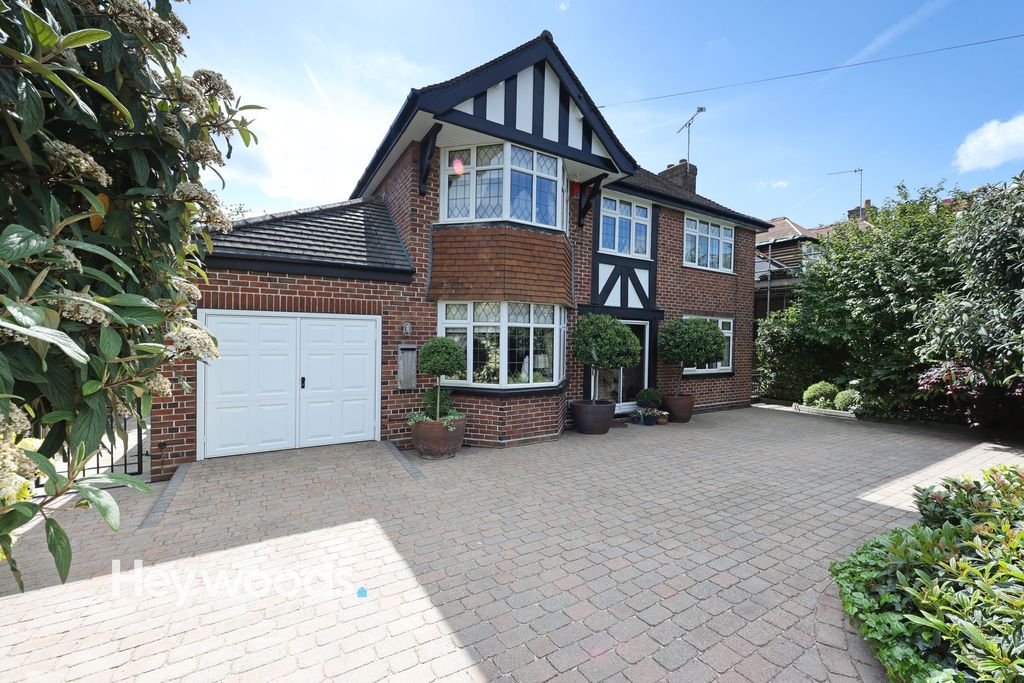 Property photo 1 of 63