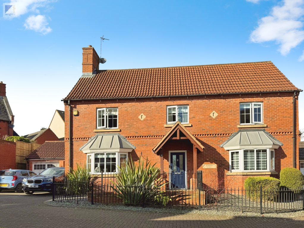 Property photo 1 of 23 Bradgate Gardens, Hinckley