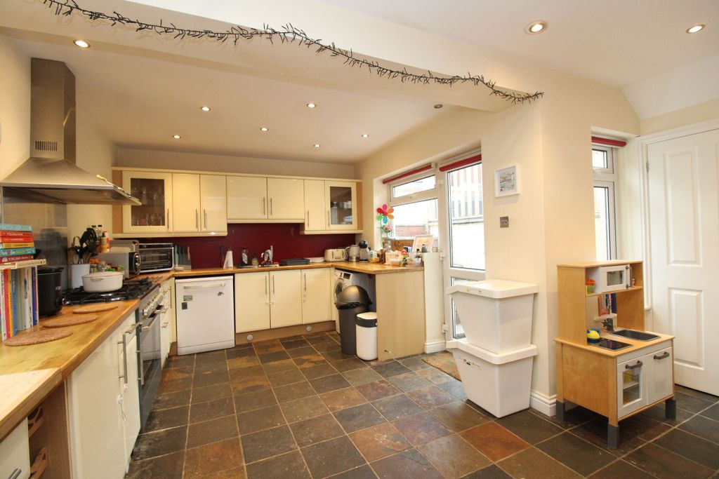 Property photo 3 of 16