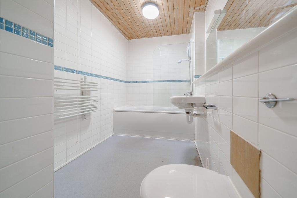 Property photo 2 of 7 Photo 1