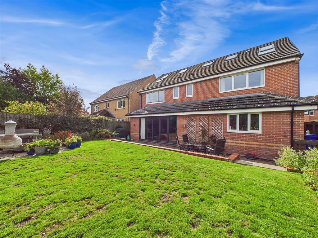 Property photo 3 of 27 Cam03303G0-Pr0210-Still017.Jpg