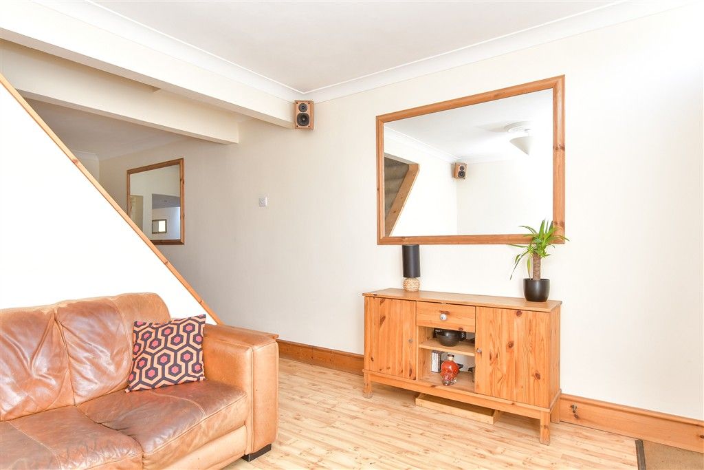Property photo 3 of 13 Lounge