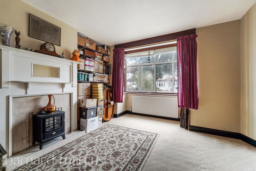 Property photo 3 of 12