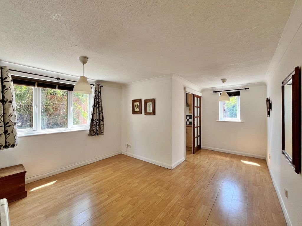 Property photo 3 of 11 Photo 3