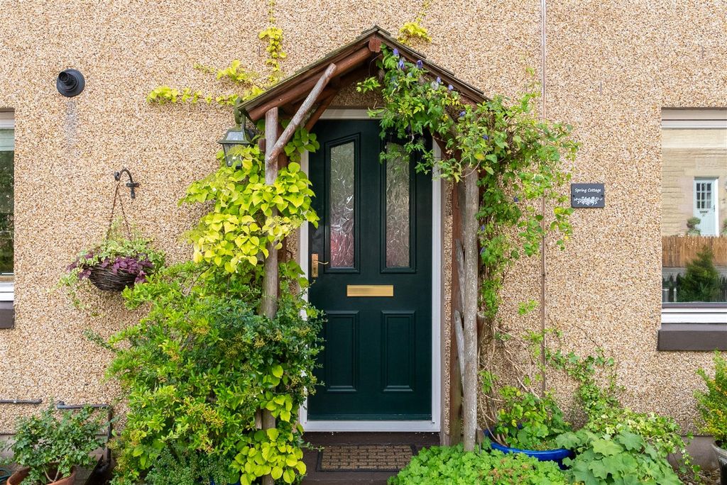 Property photo 3 of 23 Spring_Cottage_Lifestyle-1.Jpg