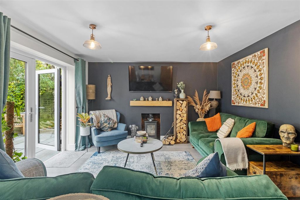 Property photo 2 of 30 Living Room