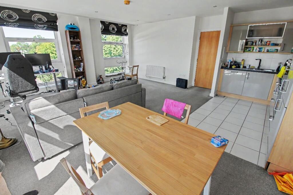 Property photo 2 of 11
