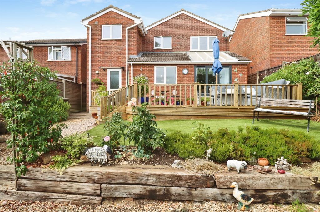 Property photo 2 of 27