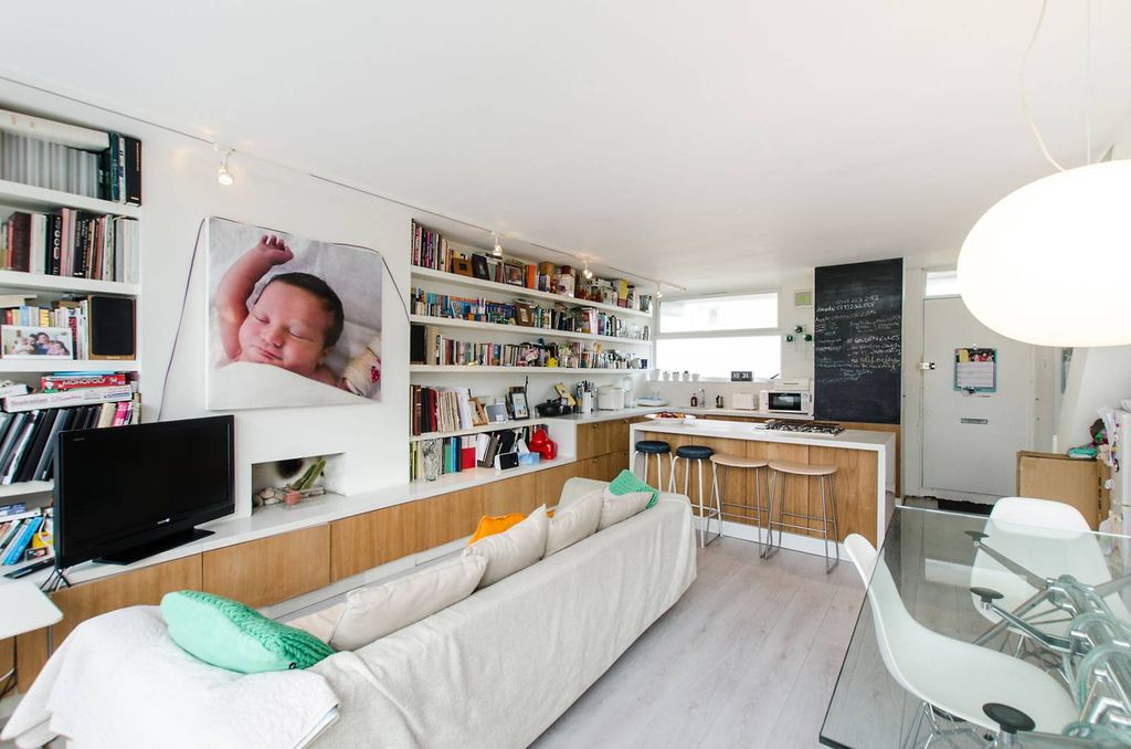 Property photo 3 of 8