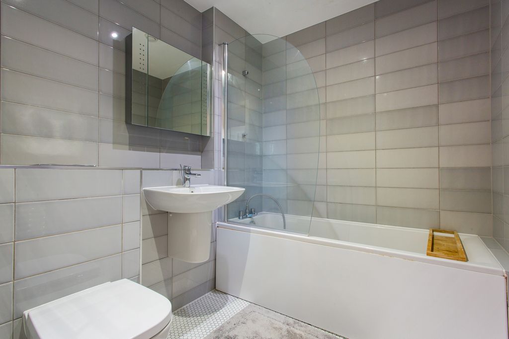Property photo 1 of 2