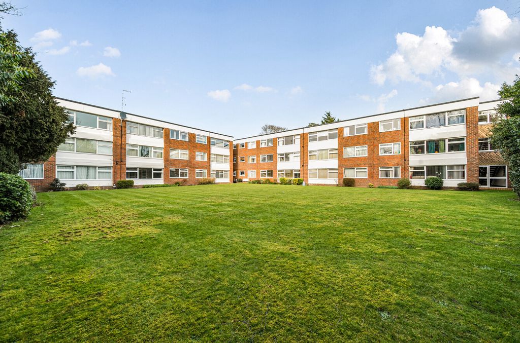 Property photo 1 of 13 1424596-23-69A9c0...