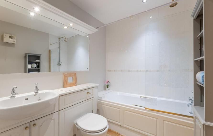 Property photo 3 of 4 Flat 2, 241-243 Baker Street 3 14.07.Png