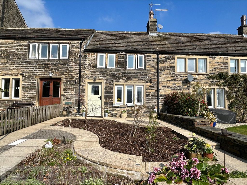 Property photo 1 of 22 External