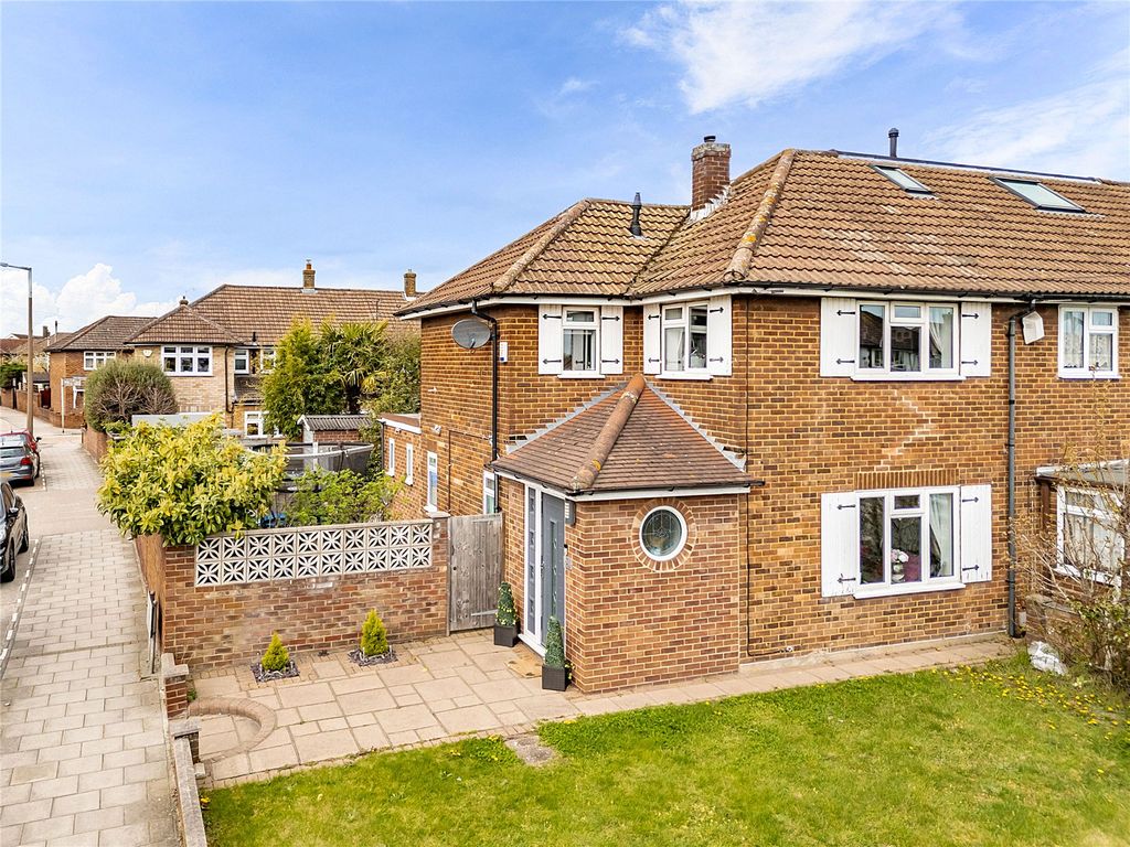 Property photo 1 of 20 Front