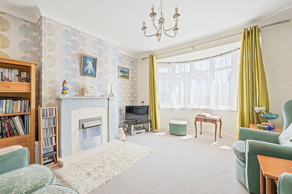 Property photo 3 of 10