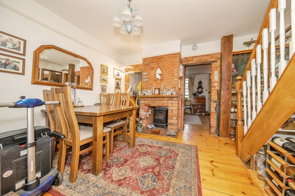 Property photo 3 of 24