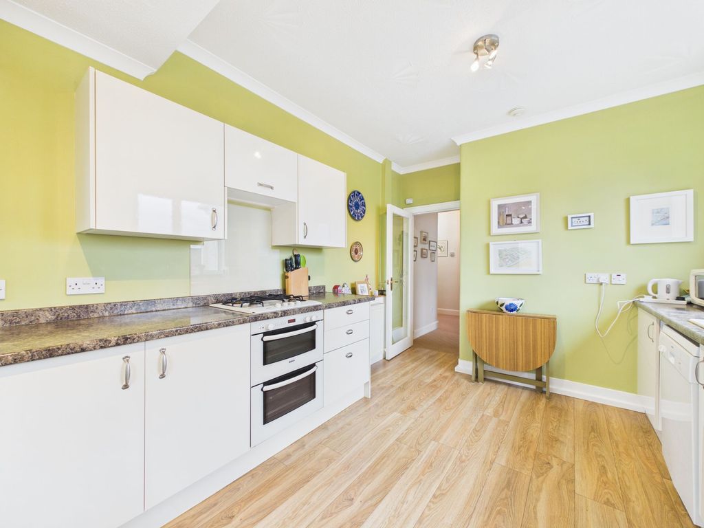 Property photo 3 of 14 Kitchen