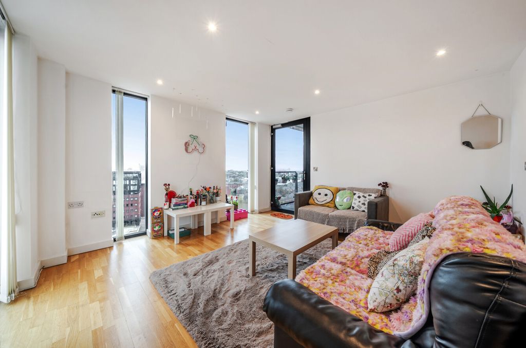 Property photo 3 of 19 1436937-5-69d79Fc...