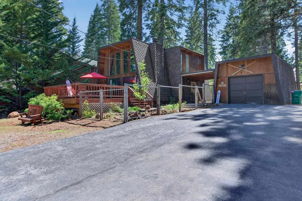 Property photo 1 of 28