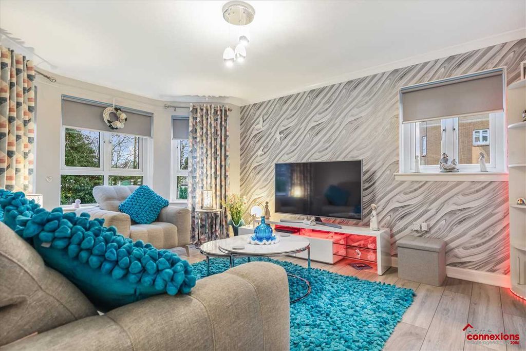 Property photo 2 of 25 Lounge (1)