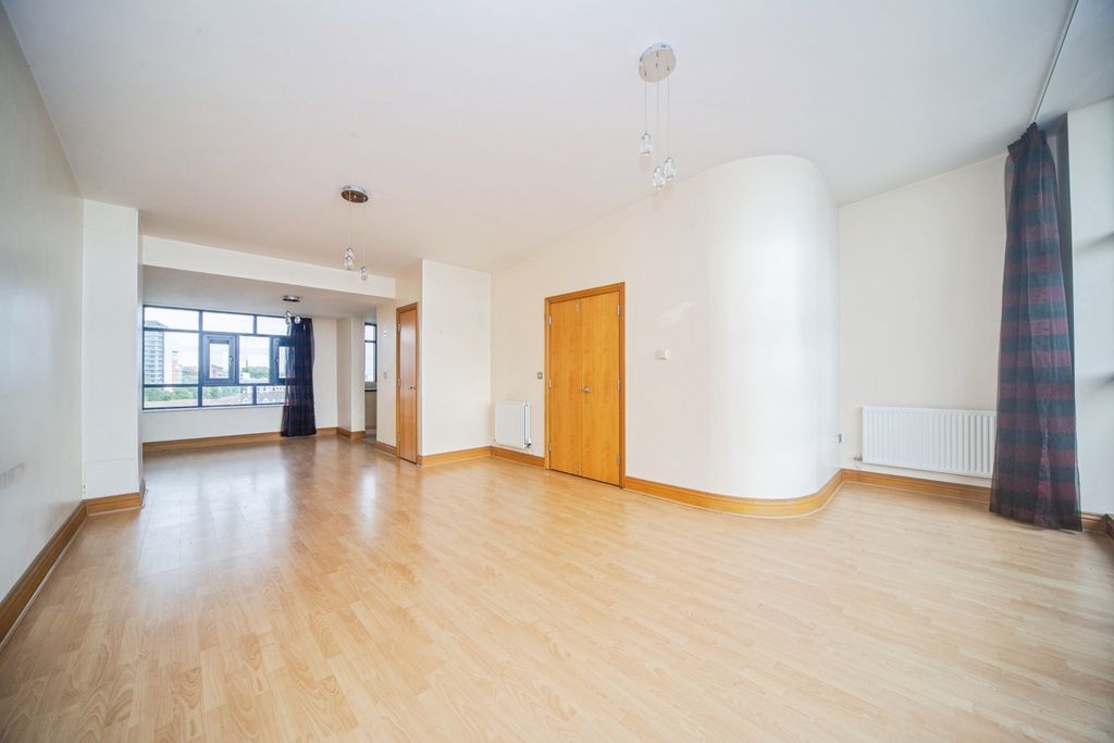 Property photo 3 of 18 Pbox-Img.Jpg
