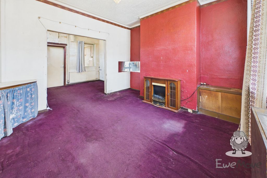 Property photo 2 of 10 3