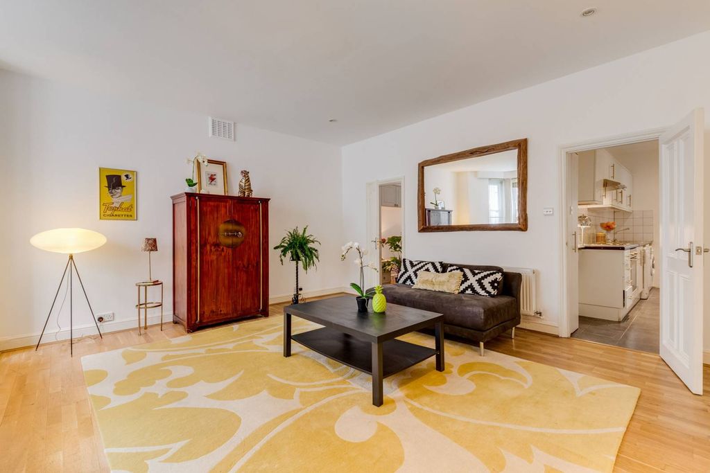 Property photo 2 of 28