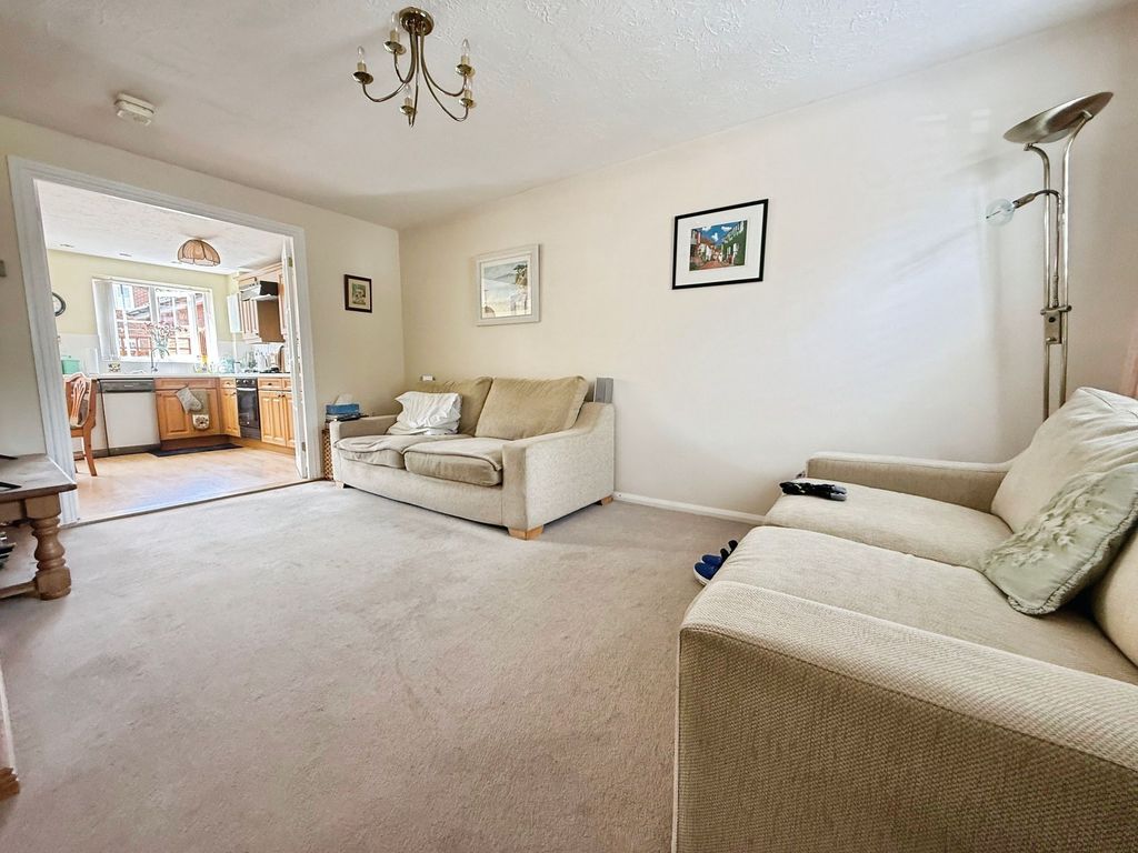 Property photo 2 of 15 Lounge