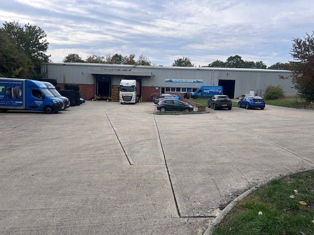 Property photo 1 of 2 R H Claydon Unit (Id 24199).Jpg