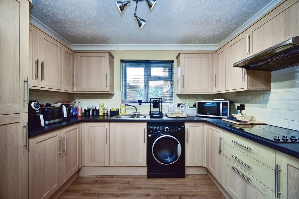 Property photo 3 of 20
