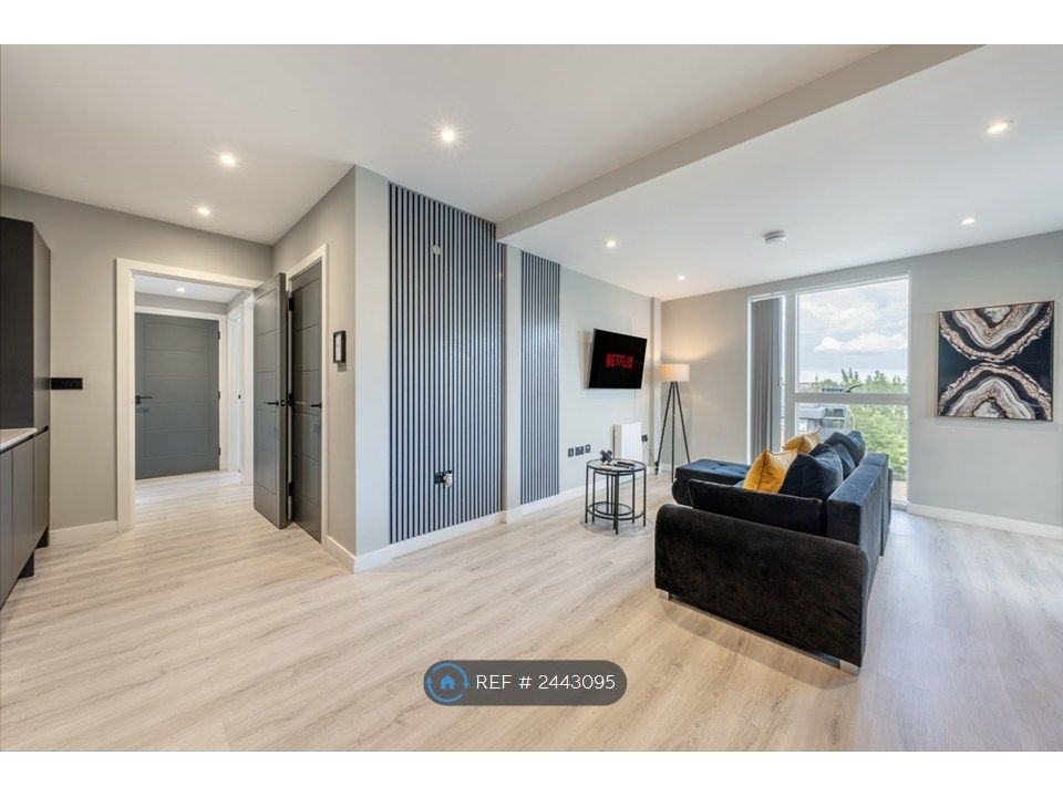 Property photo 2 of 35