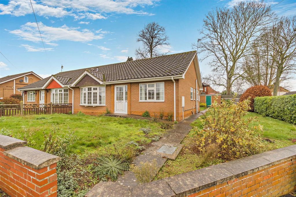 Property photo 1 of 9 8673551-Exterior06-800.Jpg