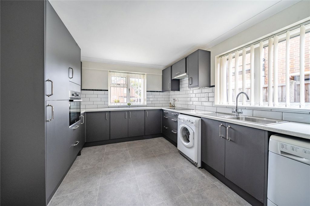 Property photo 2 of 14 Picture No. 16