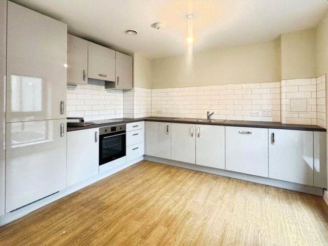 Property photo 3 of 9 Kitchen