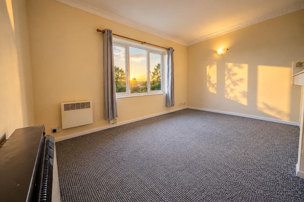 Property photo 2 of 6 2