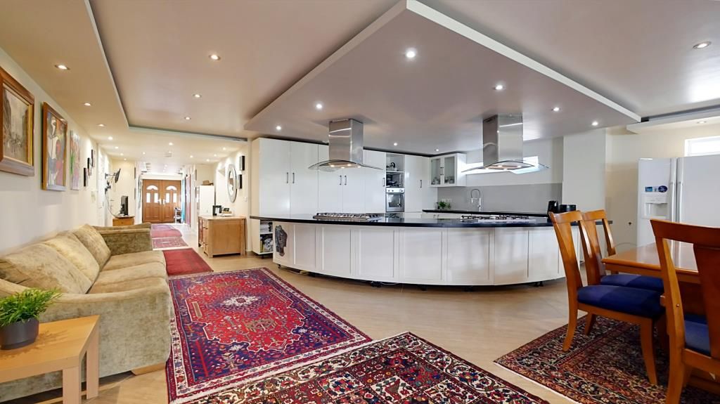 Property photo 2 of 16 Kitchen