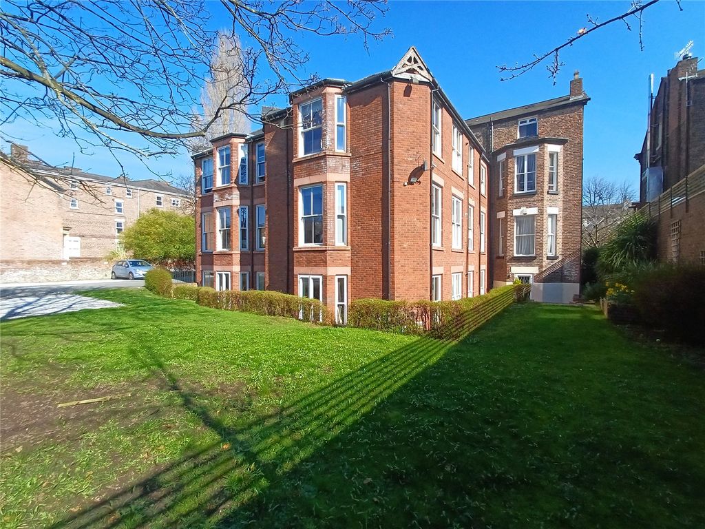 Property photo 2 of 15 Picture No. 14