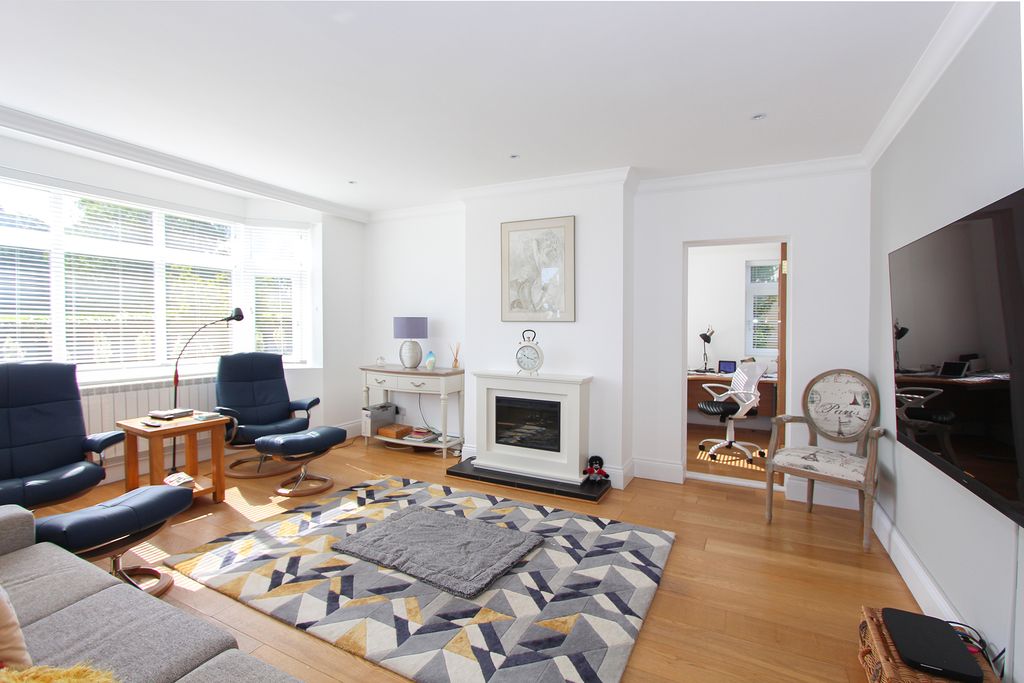 Property photo 2 of 19 Photo 1