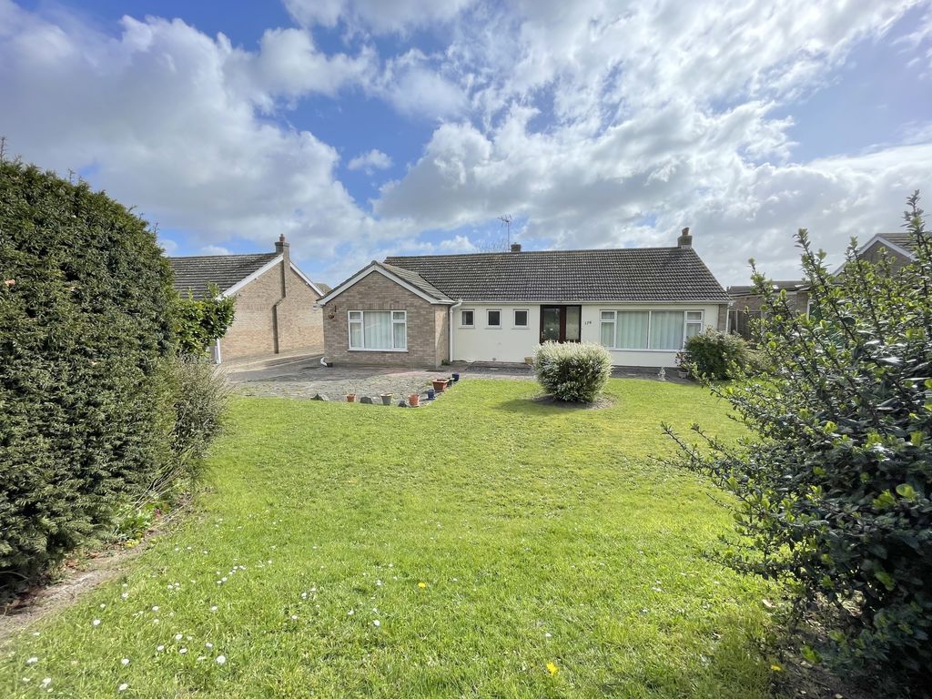 Property photo 1 of 23 Church Road