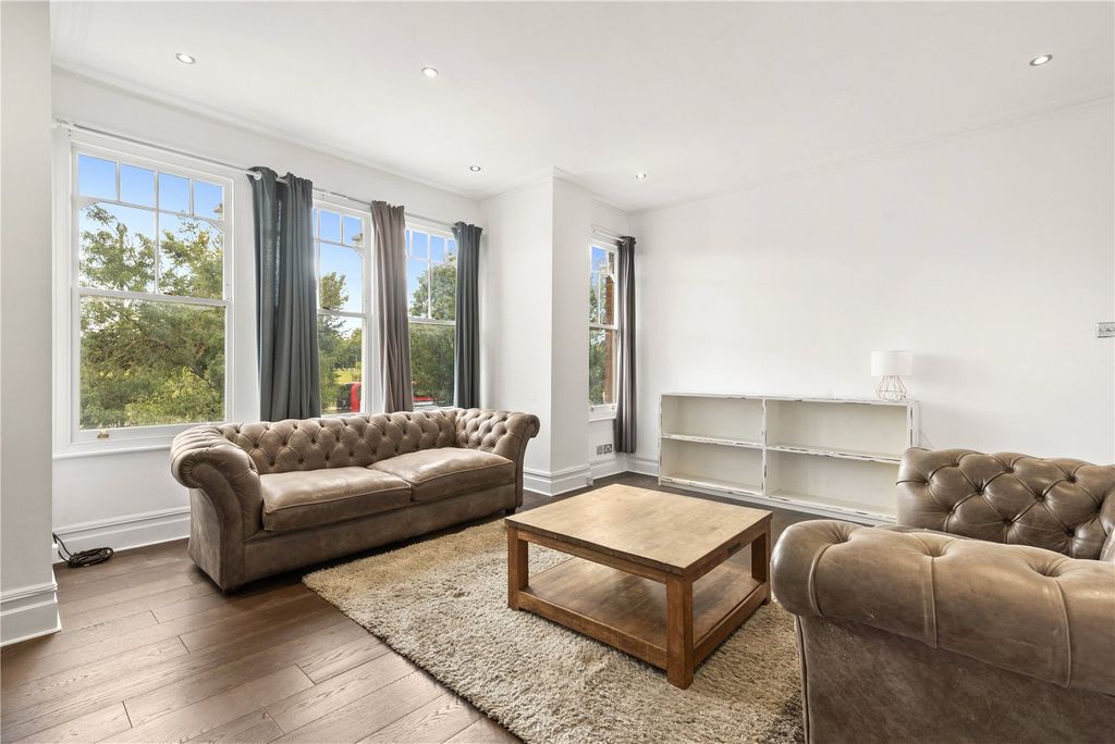 Property photo 2 of 12 Reception