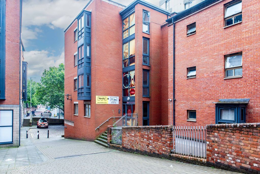 Property photo 3 of 13