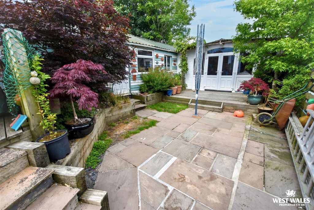 Property photo 3 of 19 14 (1).Jpg