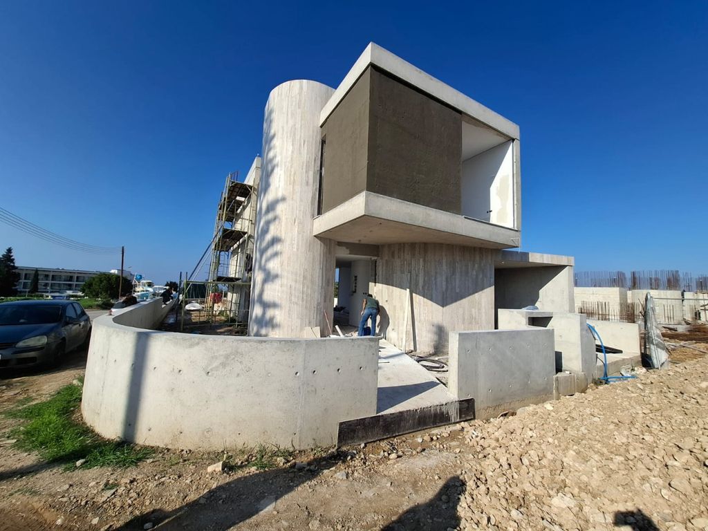 Property photo 3 of 20