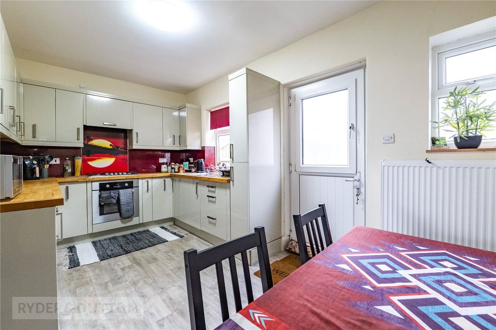 Property photo 2 of 16 Kitchen Diner