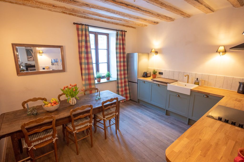 Property photo 3 of 7