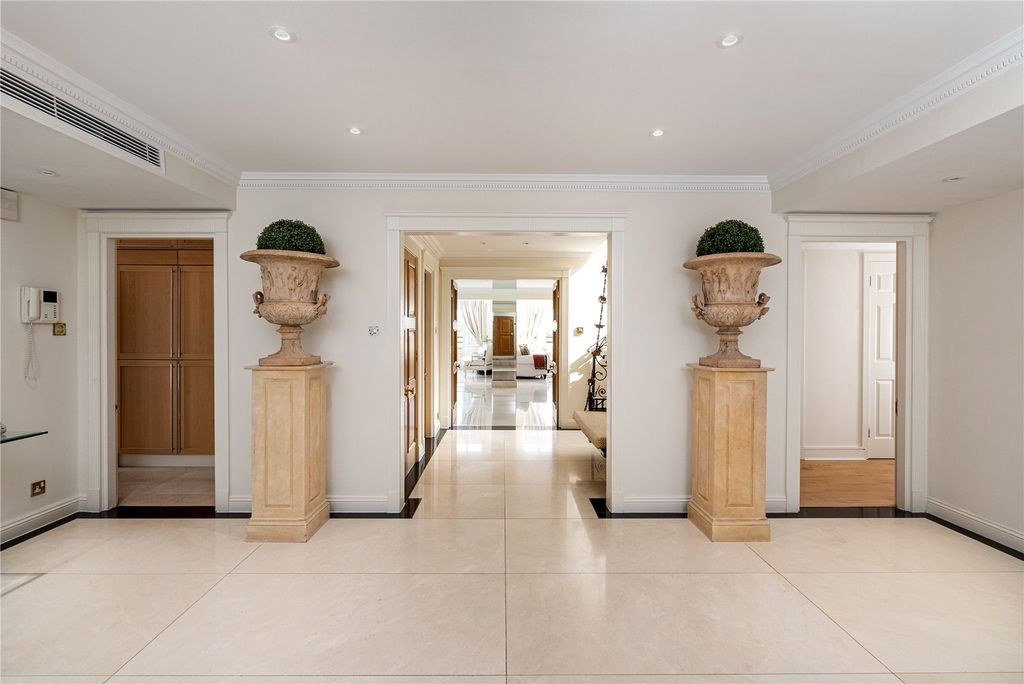 Property photo 2 of 24 Picture No. 10