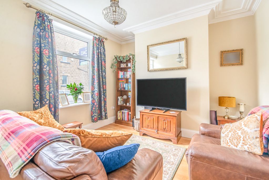 Property photo 2 of 25 Lounge